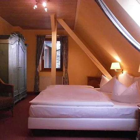 Hotel Gasthof Und Landhotel Zur Ausspanne 3*
