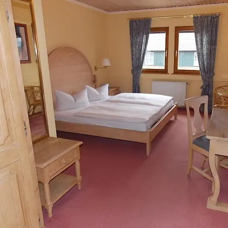 Hotel Und Zur Ausspanne