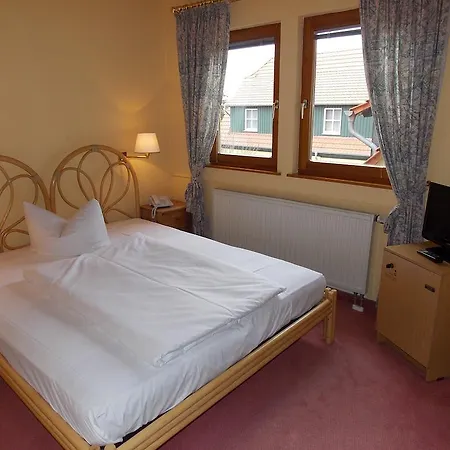 Hotel Gasthof Und Landhotel Zur Ausspanne 3*