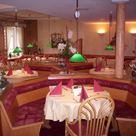 Hotel Gasthof Und Landhotel Zur Ausspanne Klipphausen